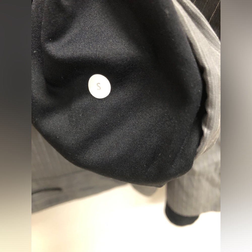 Lululemon Jacket - Picture 4 of 6